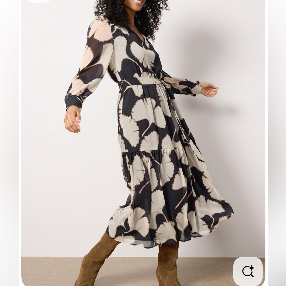 NWT Evereve Wrenless Dress